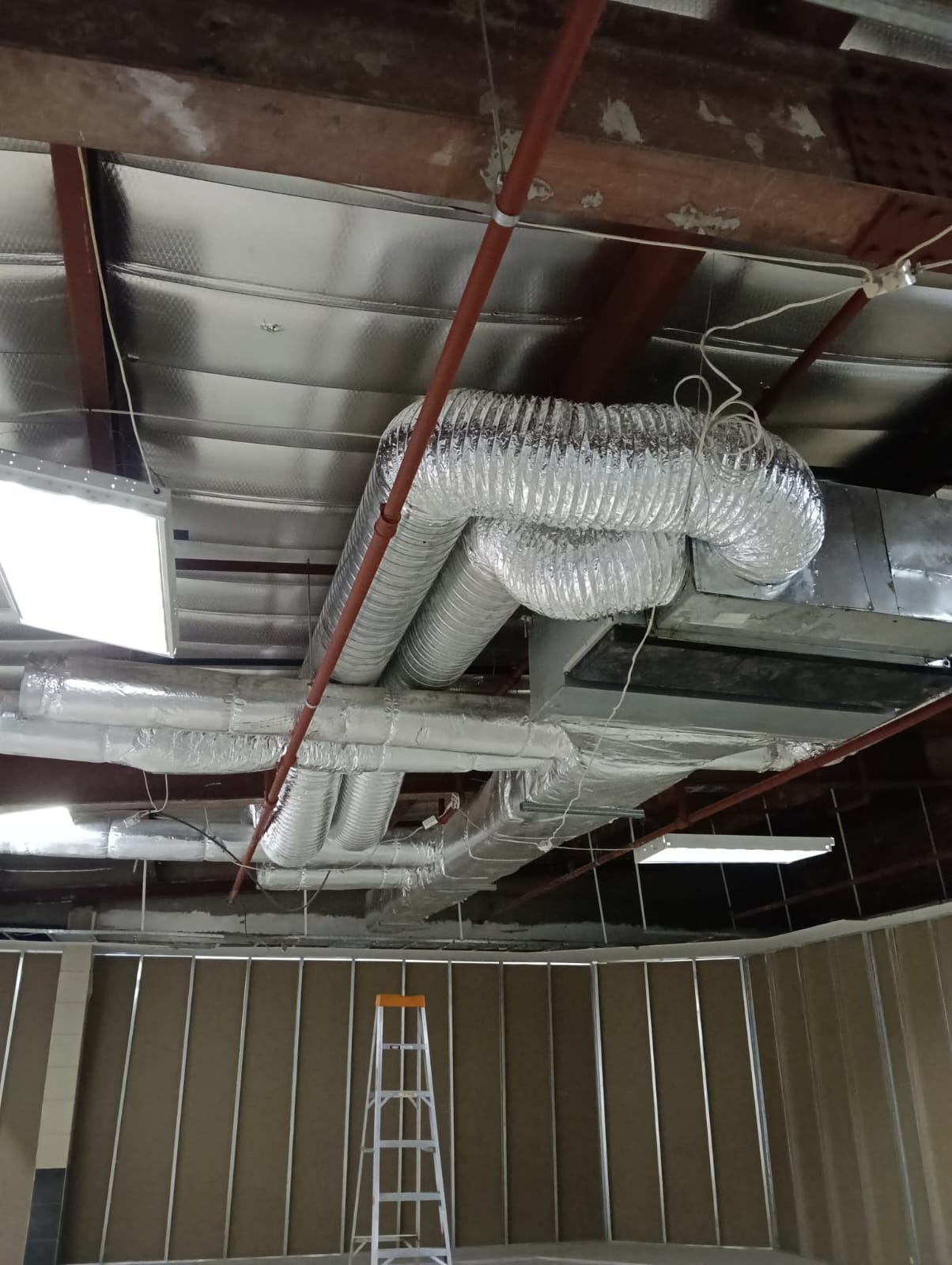 Ducting installation by Artic Airconditioning in commercial building